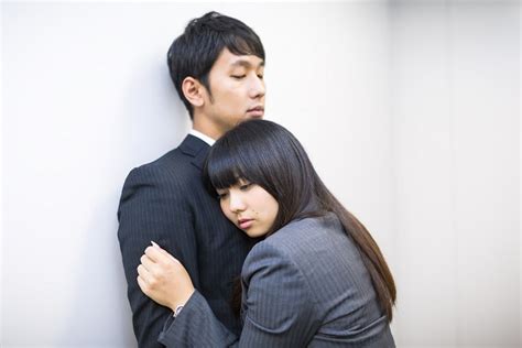 職場 目 が 合う 既婚 者|職場で遠くから目が合う既婚者の男性心理って？視線で解かる好 .